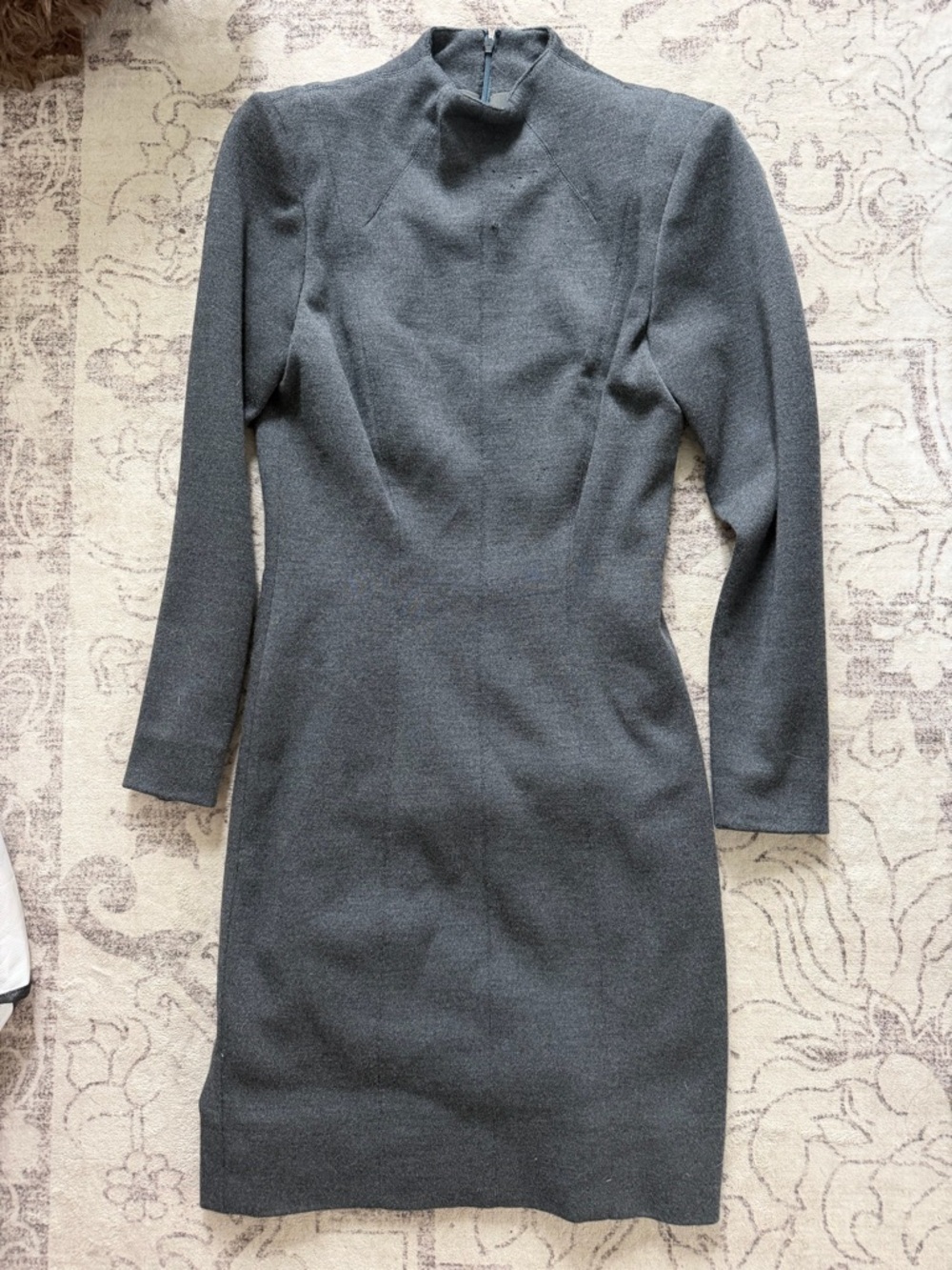 Oscar de la Renta Gray Long-Sleeve Knit Dress - Classic Women's Sweater Dress